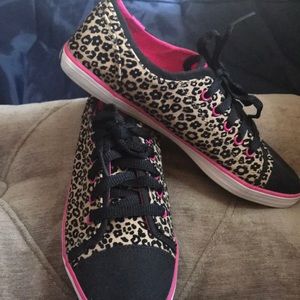 NWOT LEOPARD PRINT girls KEDS